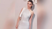&ldquo;让布克恋恋不忘的女人，詹娜是如何俘获一套NBA全明星阵容...