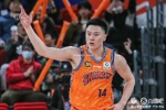 外线开炮！上海全队三分34投21中 命中率高达61.8%