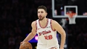 效率一般般！申京上半场10投4中&没罚球 拿到8分6板3助