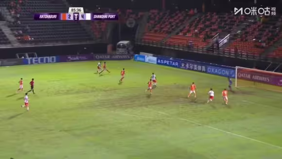 格劳弧顶冷静推射破门，首秀打入处子球