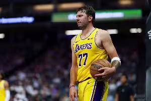 MacMahon：湖人若拿下50胜 东契奇打出场均30+三双数据 就能拿MVP